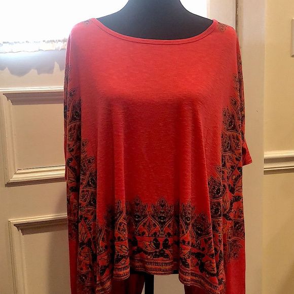 Free People Tops - FREE PEOPLE Oversized Red Boho Shark Tail High Low Shirt Sz XS